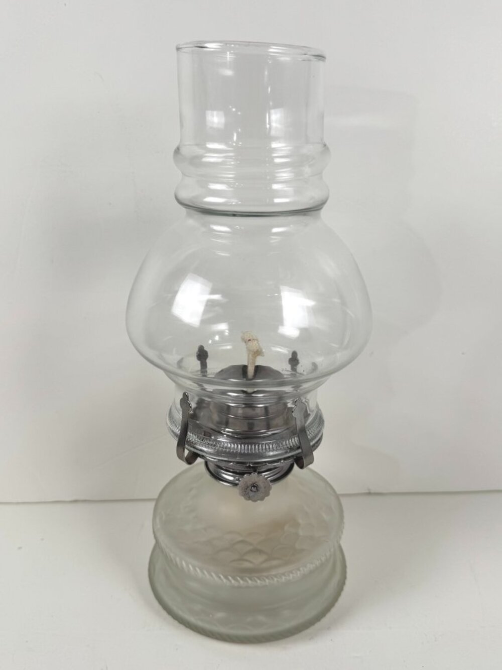 Vintage Farms Lamplight Oil Lamp Clear With Blurry Base MC-252